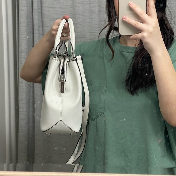 MICHEAL KORS WHITE CROSSBODY BAG - Picture 3 of 6
